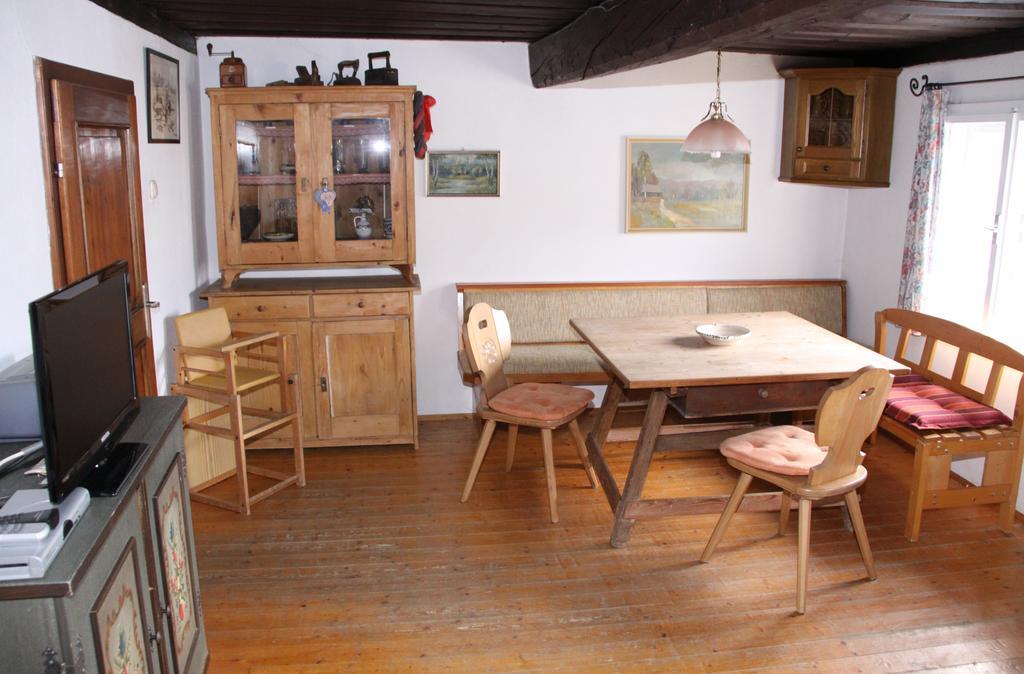 Bachkeusche Villa Ossiach Ruang foto
